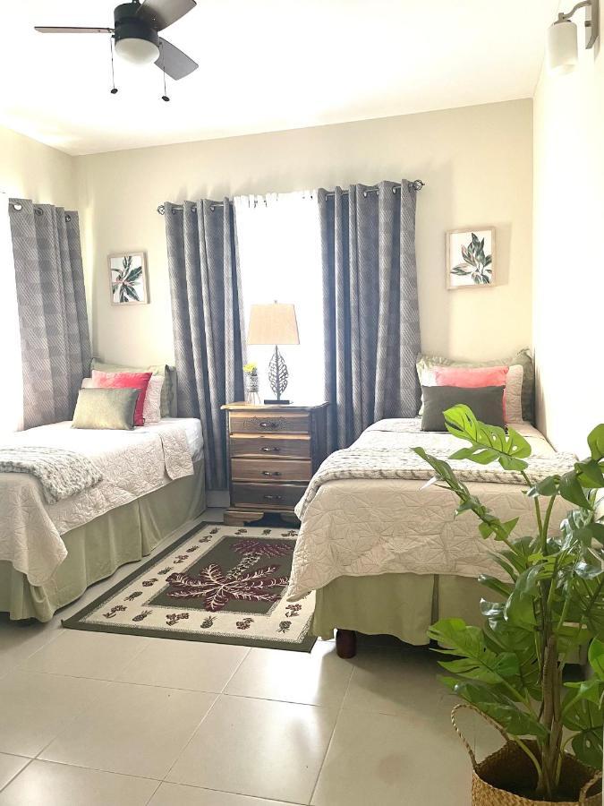 Seashore Vacation Home, Oceanpointe, Lucea, Jamaica Εξωτερικό φωτογραφία